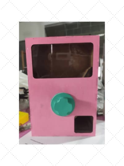 Máquina de gacha MDF sem bolinhas