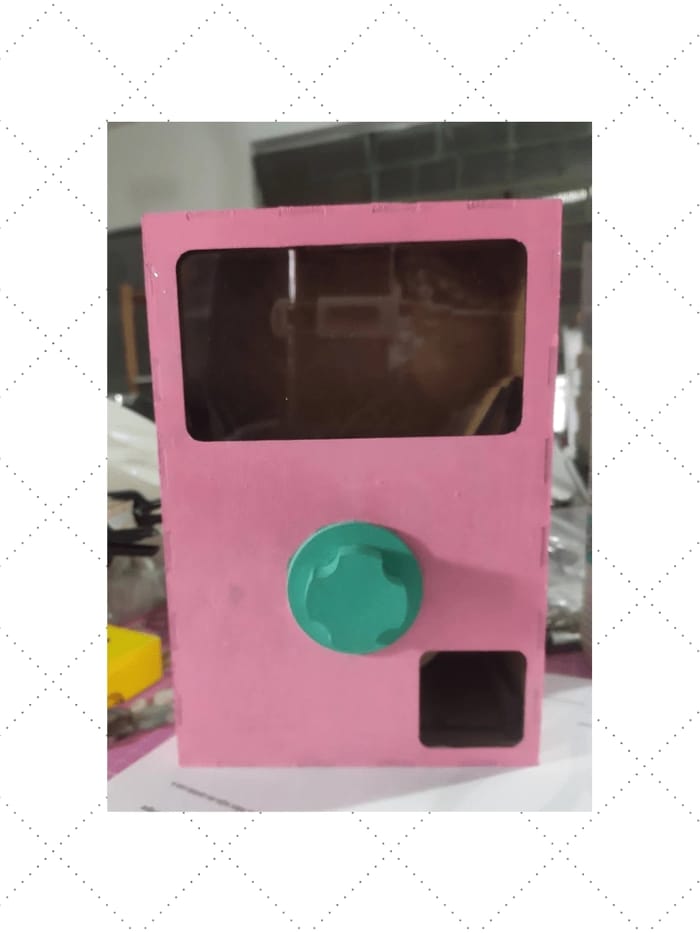 Máquina de gacha MDF sem bolinhas
